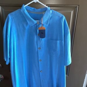 Tommy Bahama Men’s button down dress shirt